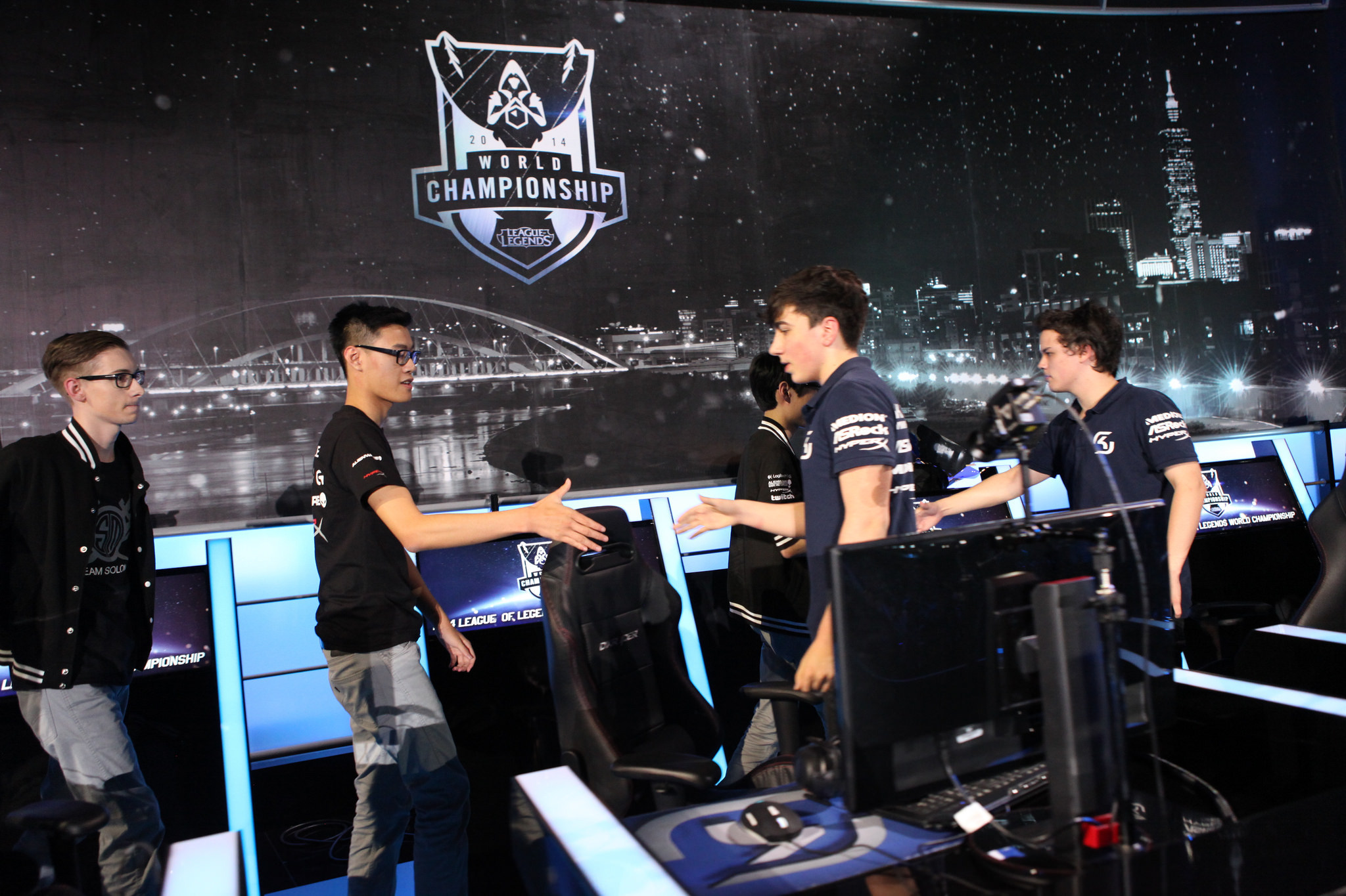 LPL战队IG逆风翻盘，GALA神级操作创历史逆转奇迹-米兰电竞